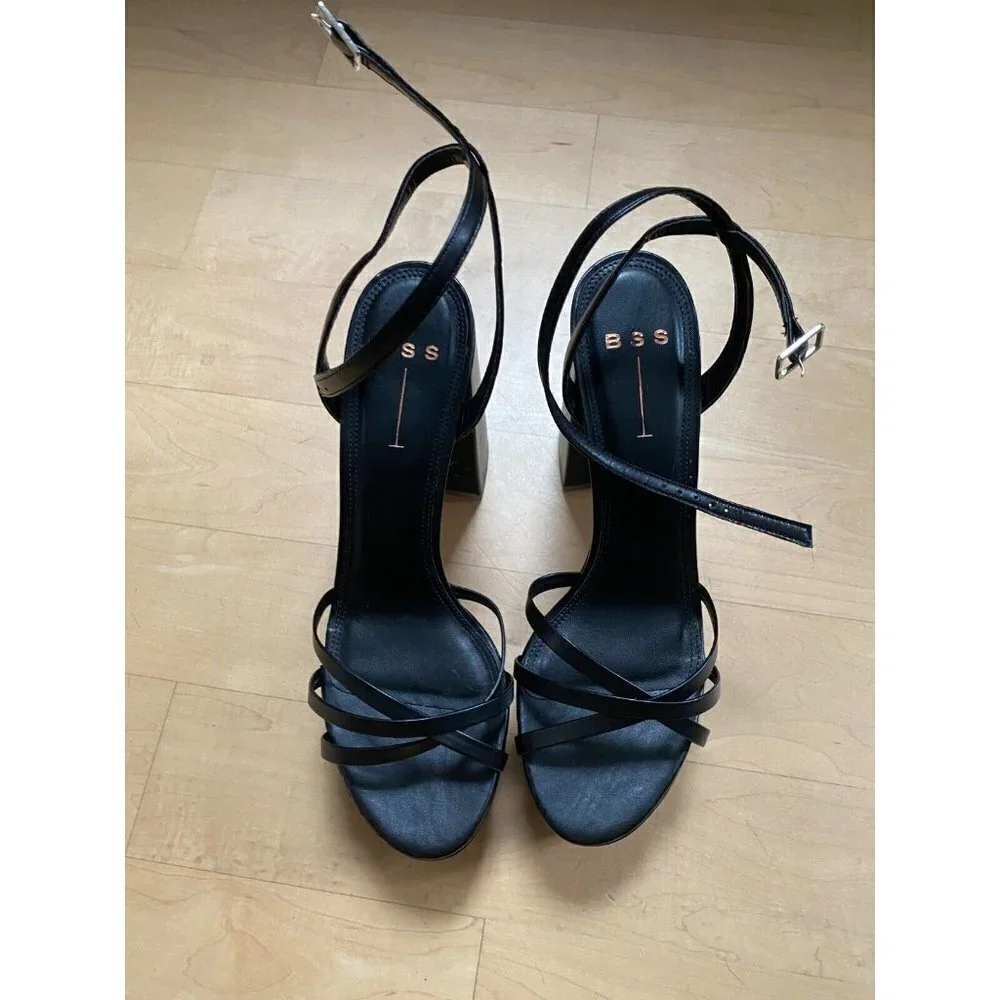 BLACK suede Studio 